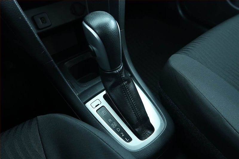 Suzuki Swift (2011) 1.2, Automat, Serv.kniha - fotka 13 z 21