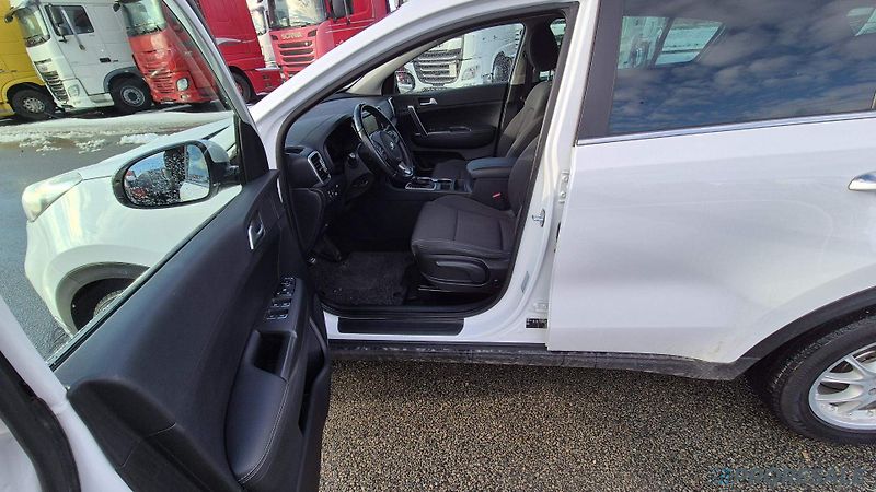 Kia Sportage 1,6 i 130 kW - fotka 12 z 19