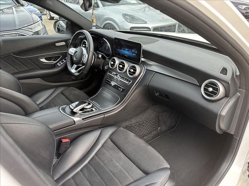 Mercedes-Benz Třídy C 180 AMG,Aut. multibeam - fotka 12 z 31