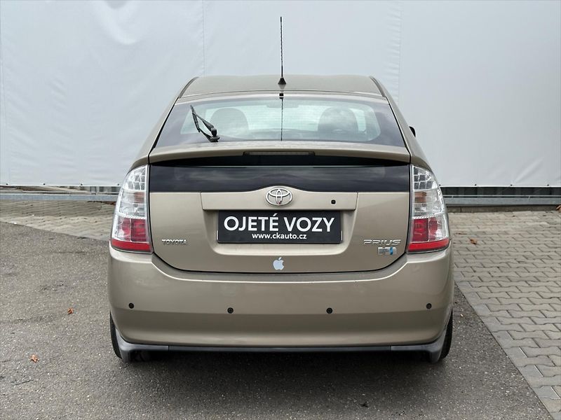 Toyota Prius 1,5 ÚPRAVA ZTP-RUČNÍ OVLÁDÁNÍ - fotka 5 z 15