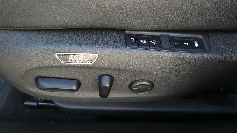 Opel Insignia 2,0 T 4x4 GSi - fotka 22 z 25