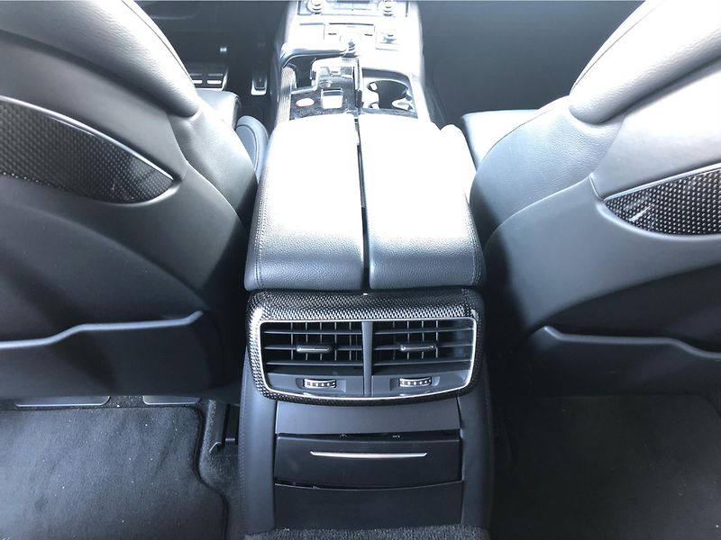 Audi S8 PLUS 4.0 TFSI QUATTRO - fotka 22 z 28
