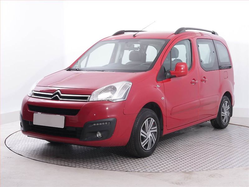 Citroën Berlingo (2015) Feel 1.6 HDi, 5Míst, ČR, 1Maj - fotka 2 z 11