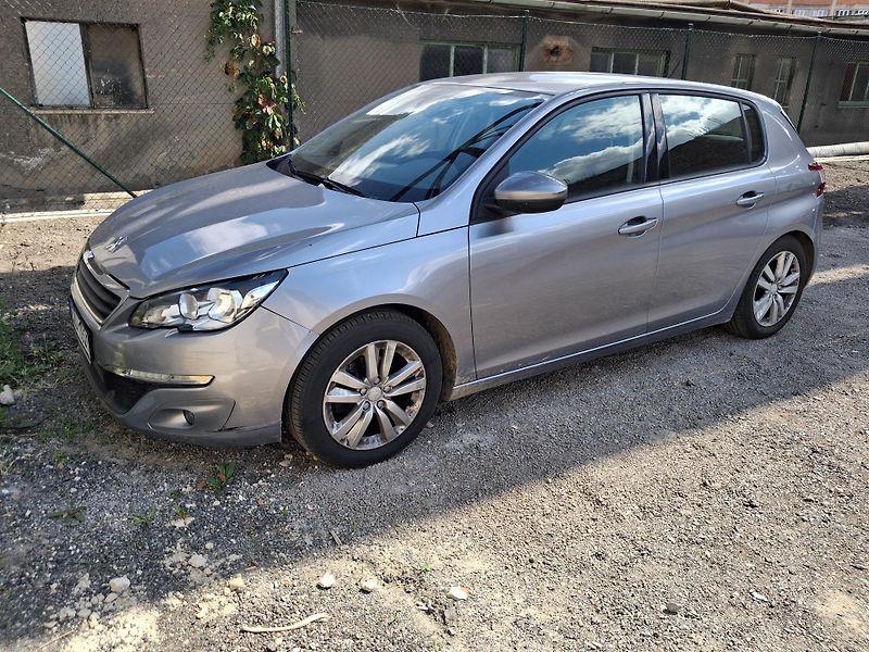 Peugeot 308 (2014) - fotka 1 z 6