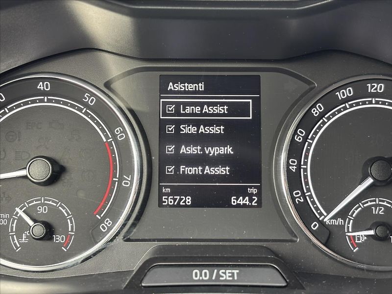Škoda Scala 1,0 TSi Style ELkufr MRTVÝúhel - fotka 42 z 43