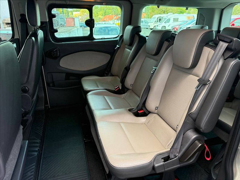 Ford Tourneo Custom 2,2 TitaniumX,92kW,po servisu - fotka 19 z 30