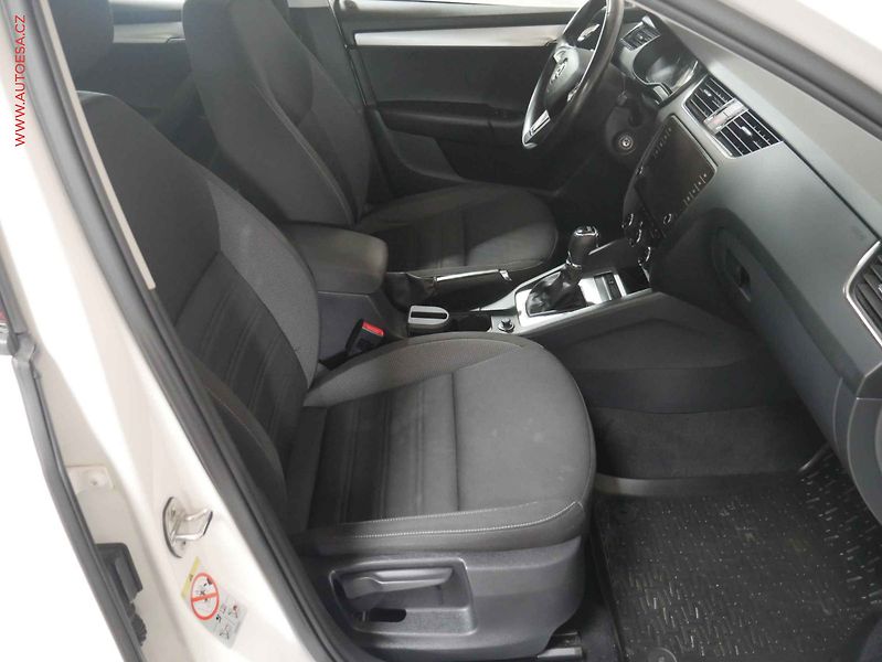 Škoda Octavia (2019) 2.0 TDi, 1.maj,ČR, Style - fotka 12 z 22