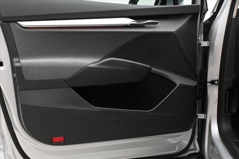 Škoda Enyaq iV 60 132 kW SoH 89% Záruka až - fotka 25 z 32