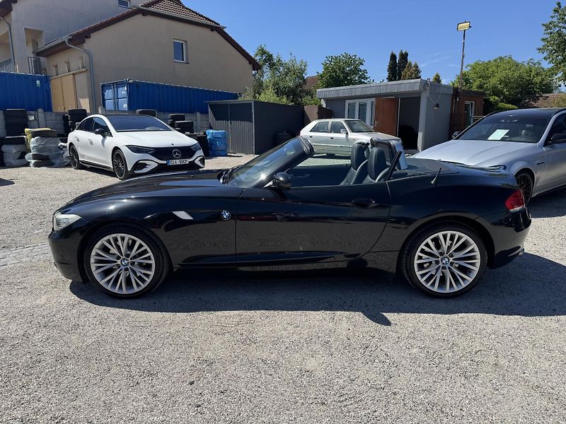 BMW Z4 (2009) 3.0i 190kw Kabrio REZERVACE - fotka 4 z 28