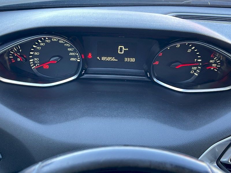 Peugeot 308 (2017) 1.5 HDI 73 kW S&S blue Active - fotka 11 z 30