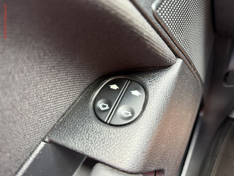 Ford Fusion (2010) 1.4i, 1.maj,ČR, AC - fotka 11 z 14