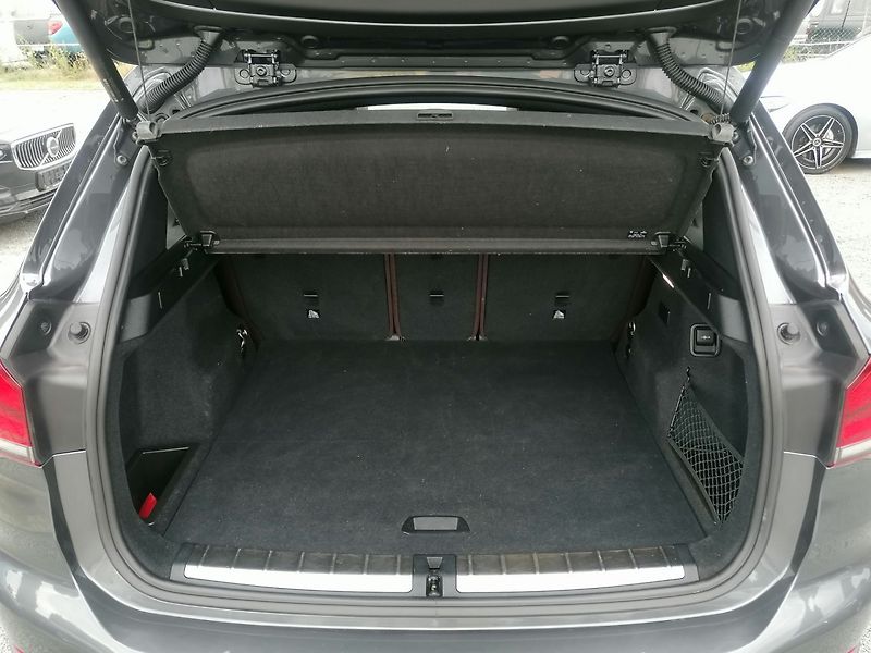 BMW X1 (2022) xDrive25eA Plug-in Hybrid - fotka 28 z 41