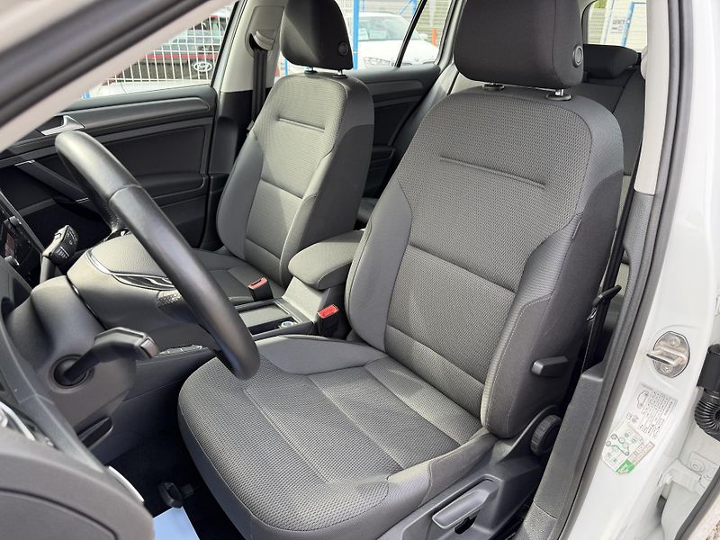 Volkswagen Golf Combi VII 1,6 TDi/85kW - fotka 13 z 66