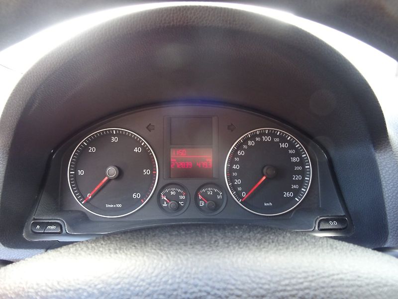 Volkswagen Golf (2009) 1.9TDi,77kW,S.kniha - fotka 9 z 22