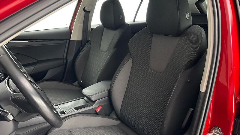 Škoda Octavia 1.0 TSI Ambition Combi - fotka 15 z 24