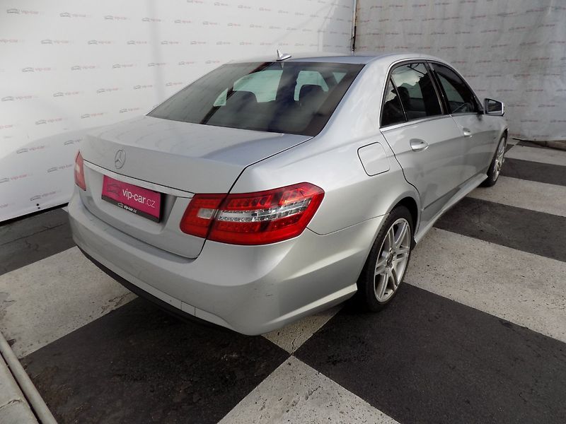 Mercedes-Benz Třídy E (2009) 220d/AMG-Line/AT/LED/bi-xenon/ - fotka 7 z 37