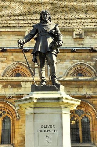 Pomník Olivera Cromwella nedaleko Westminsterského paláce., zdroj: Wikimedia Commons, Eluveitie, CC BY-SA 3.0