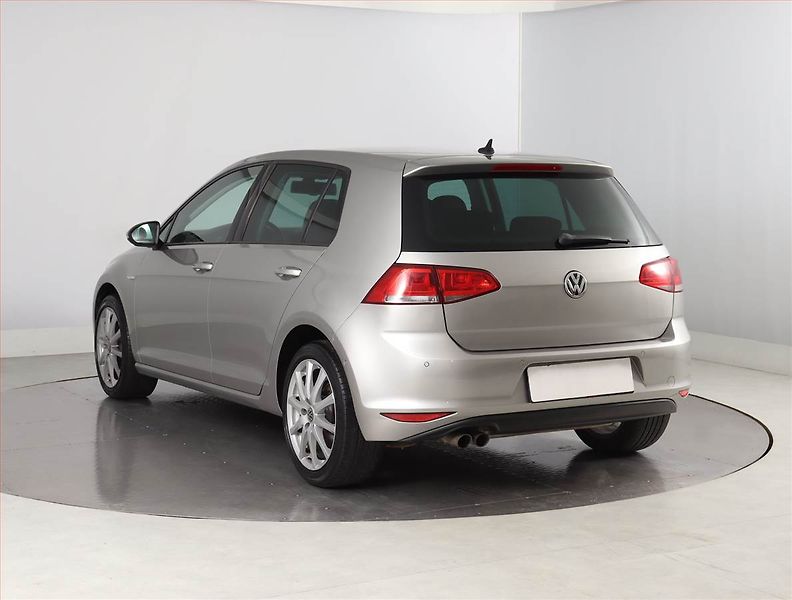 Volkswagen Golf (2015) 2.0 TDI, Navi, Park. senzory - fotka 4 z 19