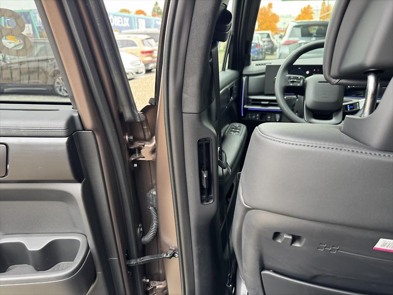 Hyundai Santa Fe 1,6 1,6 TGDI PHEV 4×4 CALLIGRA - fotka 19 z 19