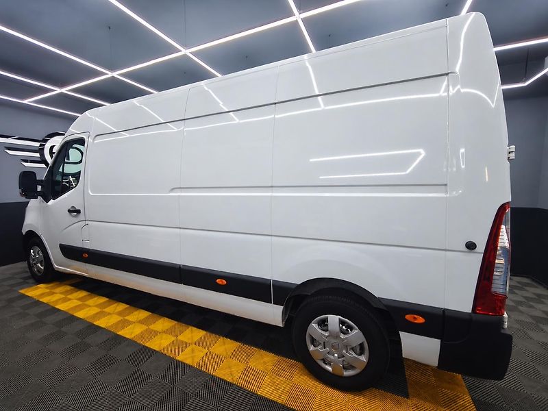 Renault Master (2019) 2.3, L3H2, klima, kamera - fotka 13 z 28