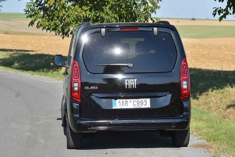 Nově pojmenovaná osobní dodávka italské značky je prostorná a praktická.