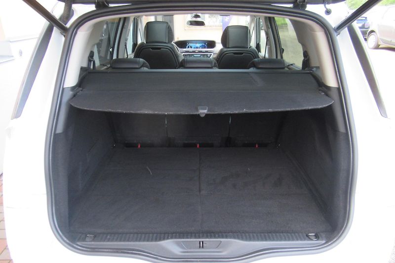 Citroën C4 Picasso 2.0 HDi AT PANORAMA NAVIGACE - fotka 29 z 32