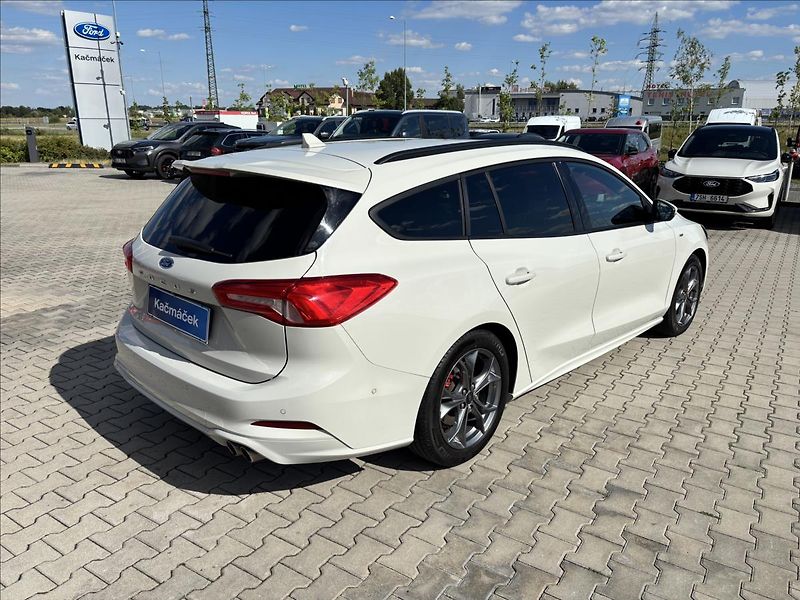 Ford Focus 1,5 EcoBlue 88 kW ST-line - fotka 5 z 43