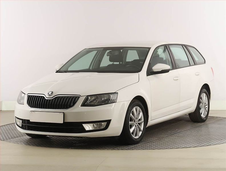 Škoda Octavia (2013) 1.6 TDI, Tempomat - fotka 2 z 17