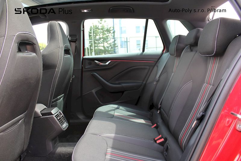Škoda Kamiq (2025) Monte Carlo 1.5TSI / 110kW 7°D - fotka 21 z 25