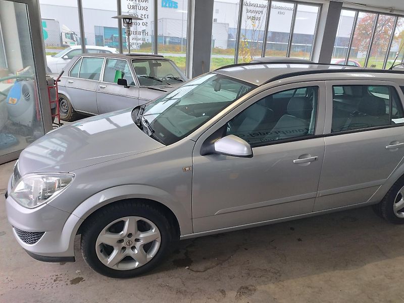 Opel Astra (2008) 1.6i,85kW,KLIM. - fotka 3 z 25
