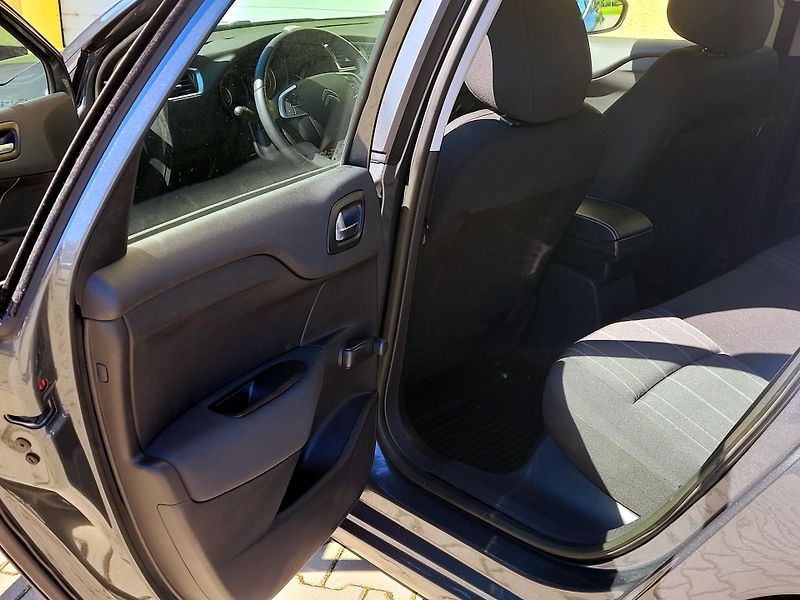 Citroën C4 1,4 95k Furio *SERVIS.KNIHA*CZ - fotka 14 z 39