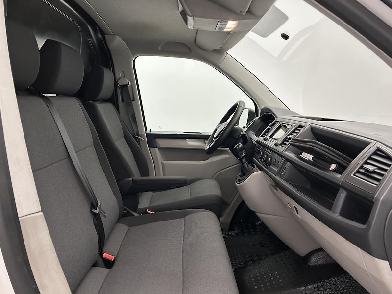 Volkswagen Transporter 2.0 TDI Long - fotka 17 z 21