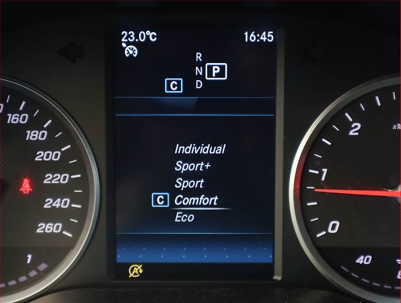 Mercedes-Benz Třídy C (2018) Classic C 220 d 4MATIC - fotka 20 z 21