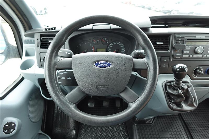 Ford Transit 2,2 TDCi  L3H3 9MÍST BUS - fotka 27 z 34