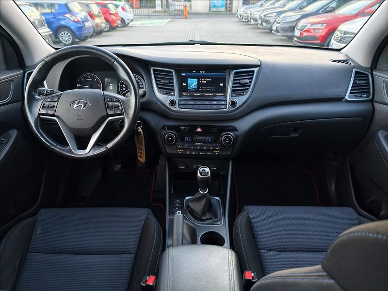 Hyundai Tucson 1,7 CRDi Welcome Style - fotka 9 z 23