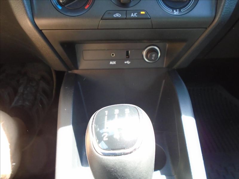 Škoda Fabia 1,0 - fotka 23 z 25