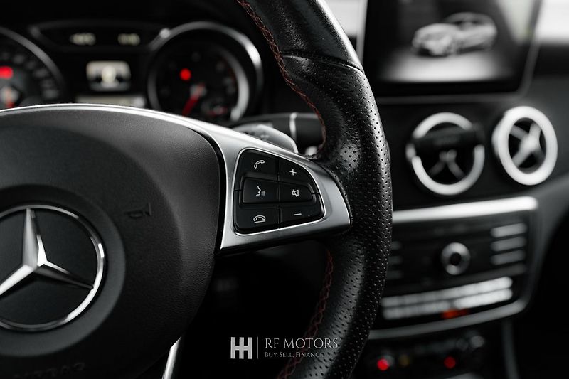 Mercedes-Benz CLA (2018) 220d SB 4Matic AMG - fotka 32 z 49