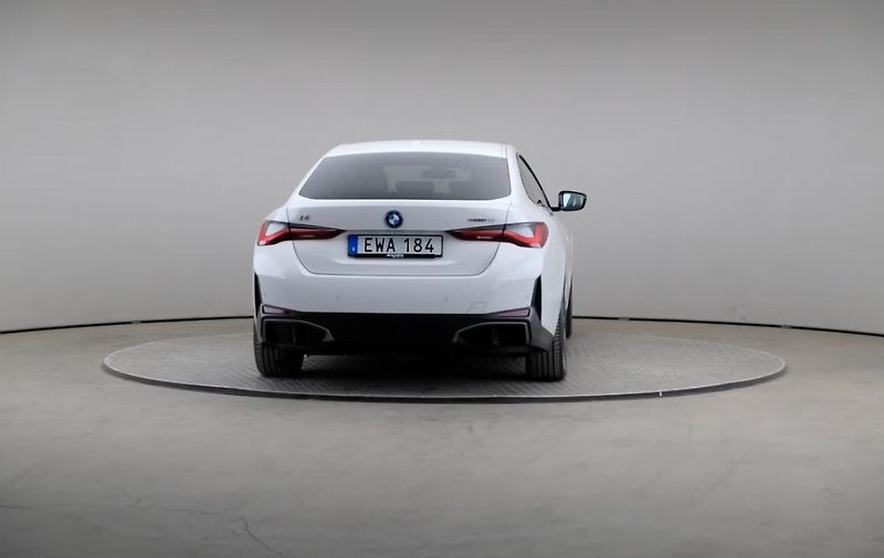 BMW i4 eDrive40 GC Kamera Auto. Park. - fotka 5 z 23