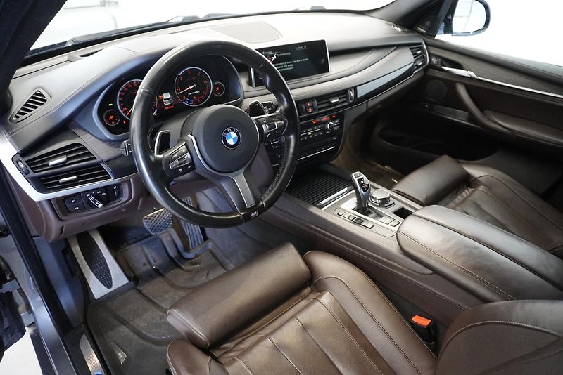 BMW X5 (2015) M50D SUV XDRIVE STEPTRONIC - fotka 21 z 42