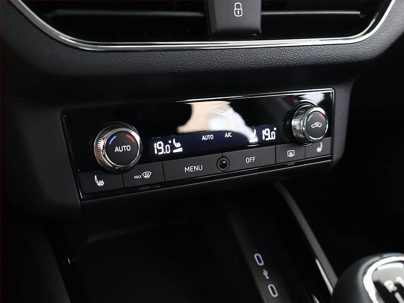 Škoda Kamiq (2023) Style 1.0 TSI - fotka 13 z 17