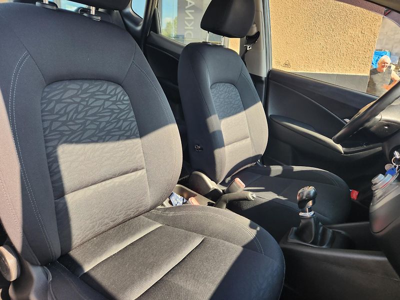 Hyundai ix20 1.6-KLIMA-SENZORY-ISOFIX - fotka 12 z 24