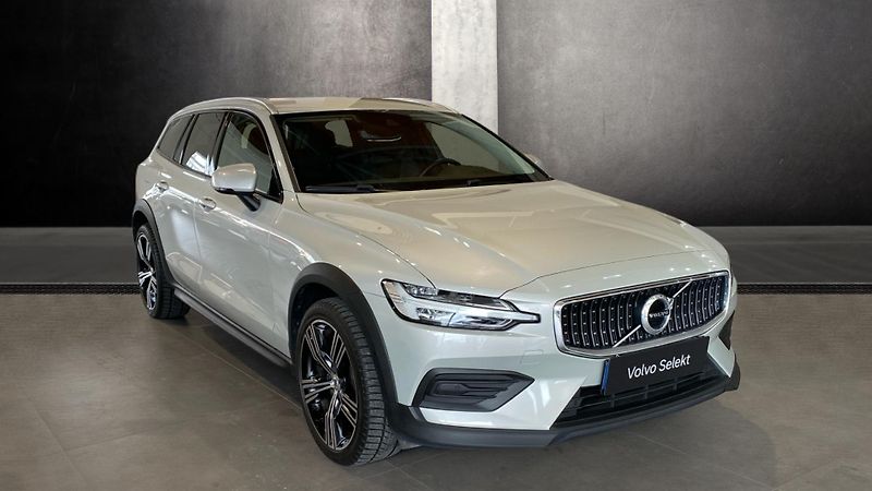 Volvo V60 Cross Country Pro, B4 AWD, 145 - fotografie inzerátu