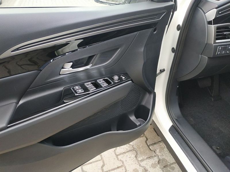 KGM Korando 1.5T, Style+2WD, AT, SKLADEM - fotka 8 z 33