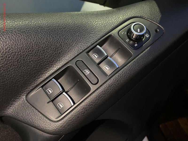 Volkswagen Tiguan (2011) 2.0TDi 4x4, ČR, Sport, DSG - fotka 11 z 16