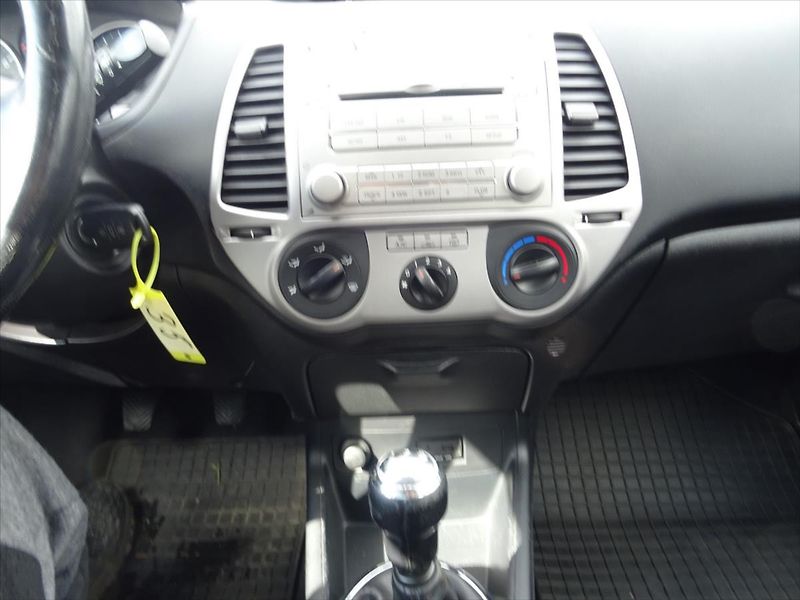 Hyundai i20 1,3 57 kW - fotka 25 z 29