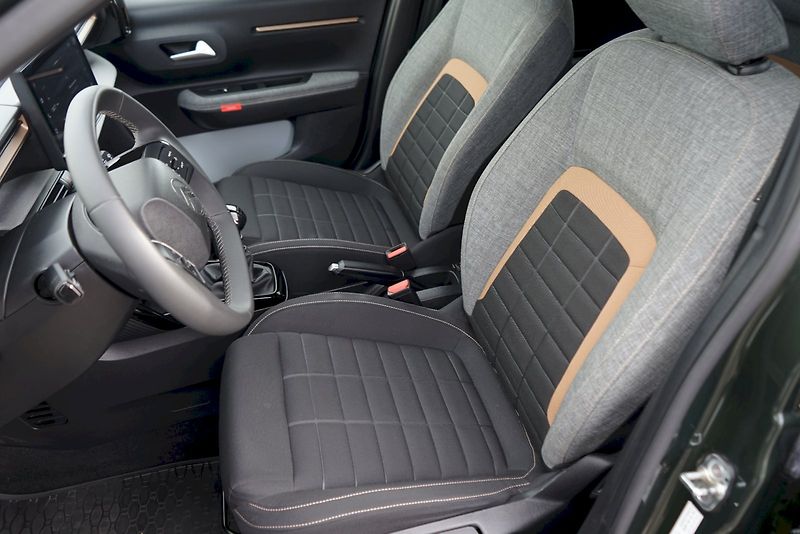 Citroën C3 Aircross (2025) PLUS Turbo 100 S&S MAN6 - fotka 9 z 25