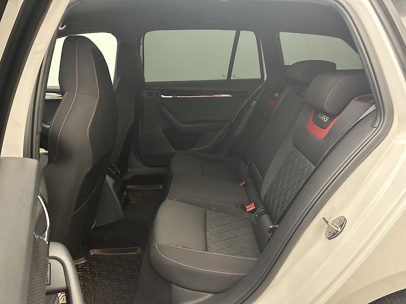 Škoda Octavia 2.0 TDI RS - fotka 18 z 25