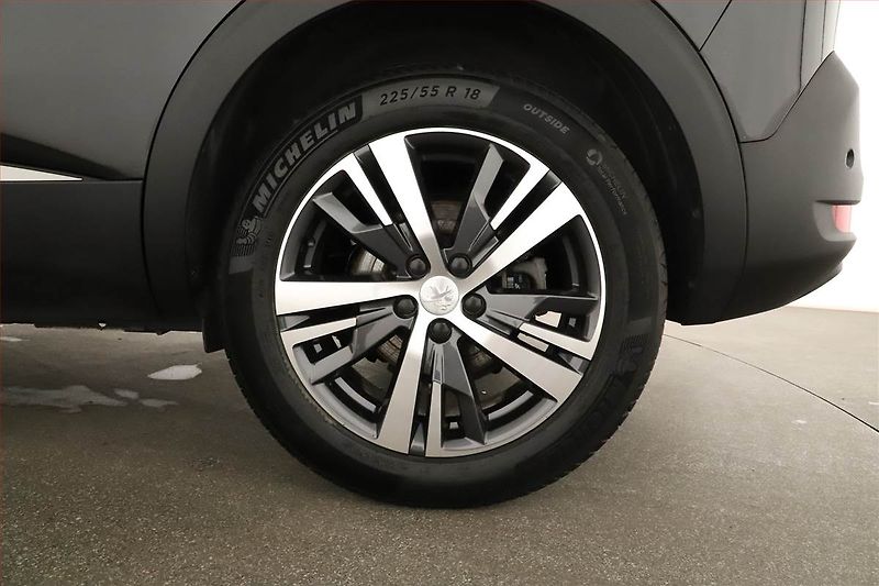 Peugeot 5008 (2022) Allure 1.5 BlueHDi - fotka 21 z 21