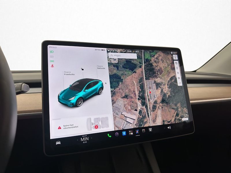 Tesla Model Y Long Range AWD - fotka 19 z 29