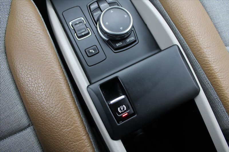 BMW i3 60aH 125kW NAVI LED ČR - fotka 23 z 25